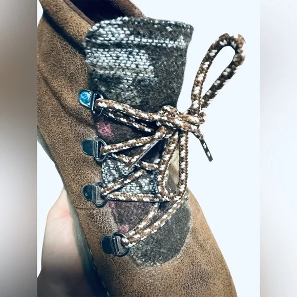 BOBS Brown Ankle Boots - Picture 4 of 6